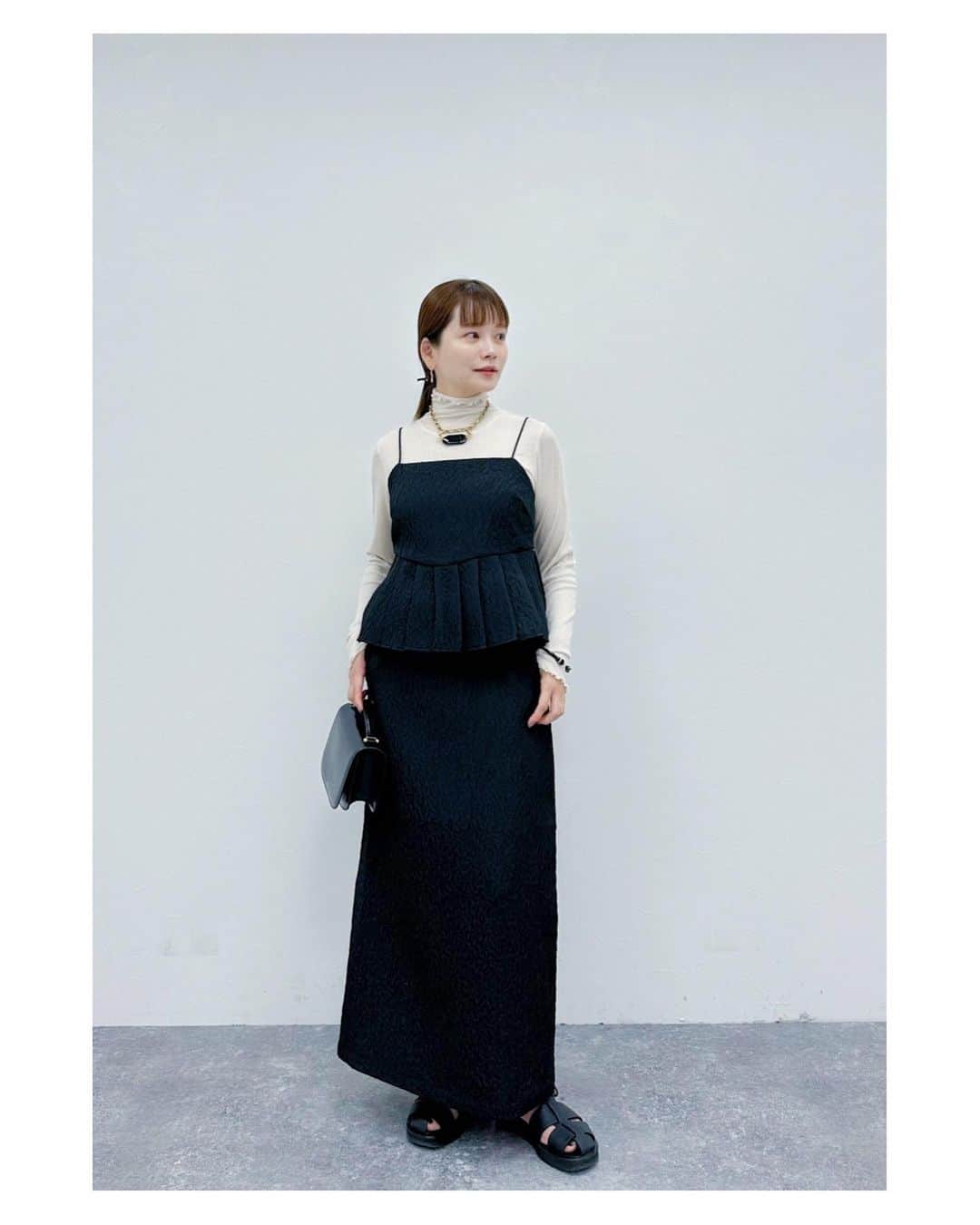 高山直子のインスタグラム：「昨日はインスタライブありがとうございました🎙️✨ 登場は私服のままで。笑 お気に入りのセットアップ&ヘビロテメロウトップスの組み合わせ🖤」