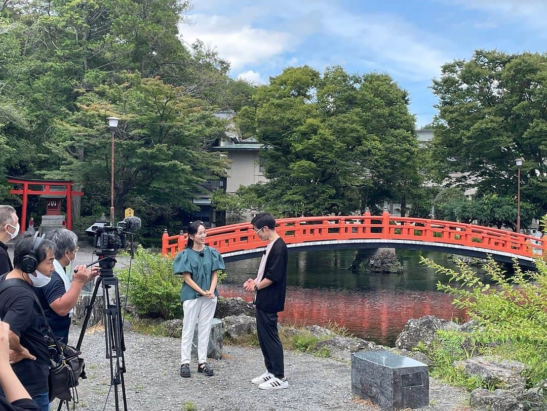 荒木麻里子さんのインスタグラム写真 - (荒木麻里子Instagram)「今月の『ソムリエが巡る静岡酒蔵紀行』は、 富士宮市の牧野酒造にお邪魔しています𓂃🍶 ⁡ およそ280年の歴史がある酒蔵で作られた 「富士山」の名前のついた日本酒。 社長の人柄をあらわすような、 優しくもしっかりとした味わいでした。 いつ来ても、 富士山本宮浅間大社は趣きがあるなぁ🗻⛩ ⁡ 𓉞牧野酒造 @makinoshuzo1743  ⁡ ⁡ #日本酒好きな人と繋がりたい #日本酒好き #日本酒で乾杯 #sake #nihonshu #japanesesake」9月12日 11時55分 - marilyn198612