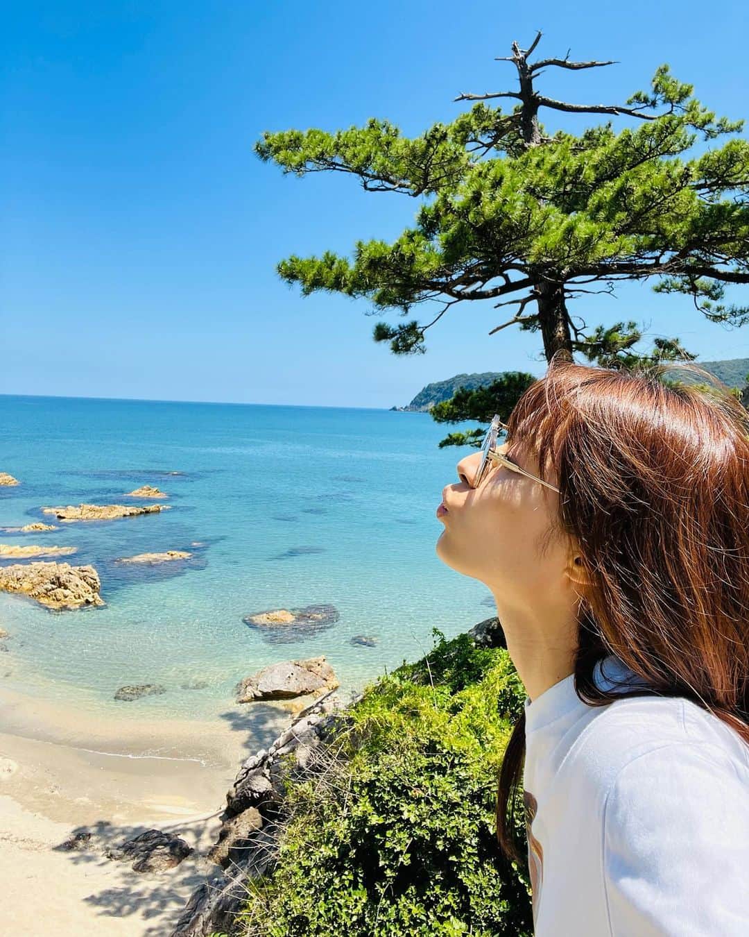 瀧本美織のインスタグラム：「鳥取の大好きなうーみー🩵 私のパワースポット✨   #鳥取  #東浜  #海岸  #海  #癒し  #綺麗すぎません 🥹？  #tottori」