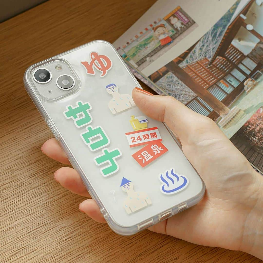 HIGHTIDE/ハイタイドさんのインスタグラム写真 - (HIGHTIDE/ハイタイドInstagram)「〈ニューレトロ〉の直営店限定iPhoneケースは、人気の柄が揃ったクリアなケース。ぎょうざ、珈琲、密ネコ、サウナの楽しい4柄がラインナップしています。  iPhone13/14対応で、スマホショルダー対応タイプもご用意。ショルダータイプにはスマホストラップを取り付け可能なホール付き。別売りのコードストラップと組み合わせると、首や肩から下げることができます。  HIGHTIDE ONLINE、HIGHTIDE STORE MIYASHITA PARK（東京・渋谷）、HIGHTIDE STORE FUKUOKA AIRPORT（福岡空港内 ※ショルダー対応タイプは取扱なし）にてご購入いただけます。  @hightide_japan @hightide_htdd @hightidestore_miyashitapark @hightidestore_fukuokaairport  #hightide #newretro #iphonecase #iPhone13 #iPhone14 #clearcase #smartphonecase #dumpling #gyoza #coffee #cat #sauna #limiteditem #ハイタイド #ニューレトロ #iPhoneケース #スマホケース #ショルダーケース #クリアケース #ぎょうざ #ギョウザ #餃子 #珈琲 #コーヒー #ねこ #ネコ #猫 #サウナ」9月12日 12時23分 - hightide_japan