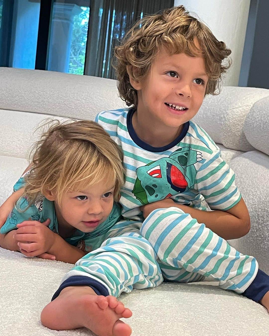 のインスタグラム：「These two 🥰♥️」
