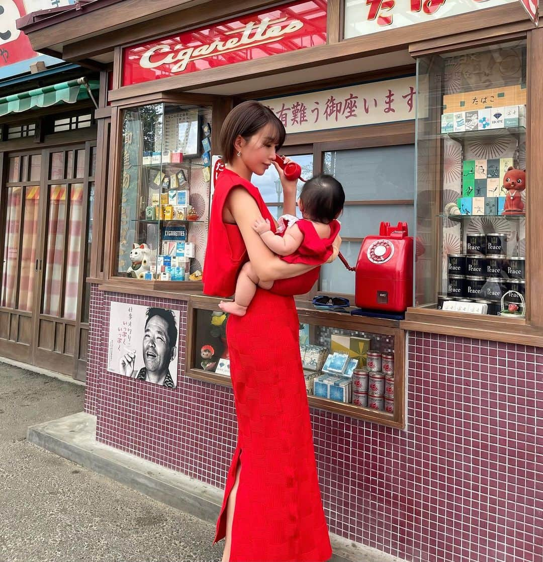 粕谷聡子さんのインスタグラム写真 - (粕谷聡子Instagram)「love twinning with my cherub❤️ 実家に帰ったので近くの遊園地へお散歩♪な日☎️✨  #リンクコーデしがち #赤コーデ  _____________________________________Satoko___★*  #親子コーデ #リンクコーデ #親子リンクコーデ #おにぎりちゃんのOOTD #tokyo #japan #dancer #댄서 #気象予報士 #筋トレ女子 #weatherforecaster #nodancenolife #スポーツ女子 #workout #fitness #fitgirl #abs #japanese #selfie #셀카 #satokokasuya #粕谷聡子」9月12日 12時27分 - satokokasuya