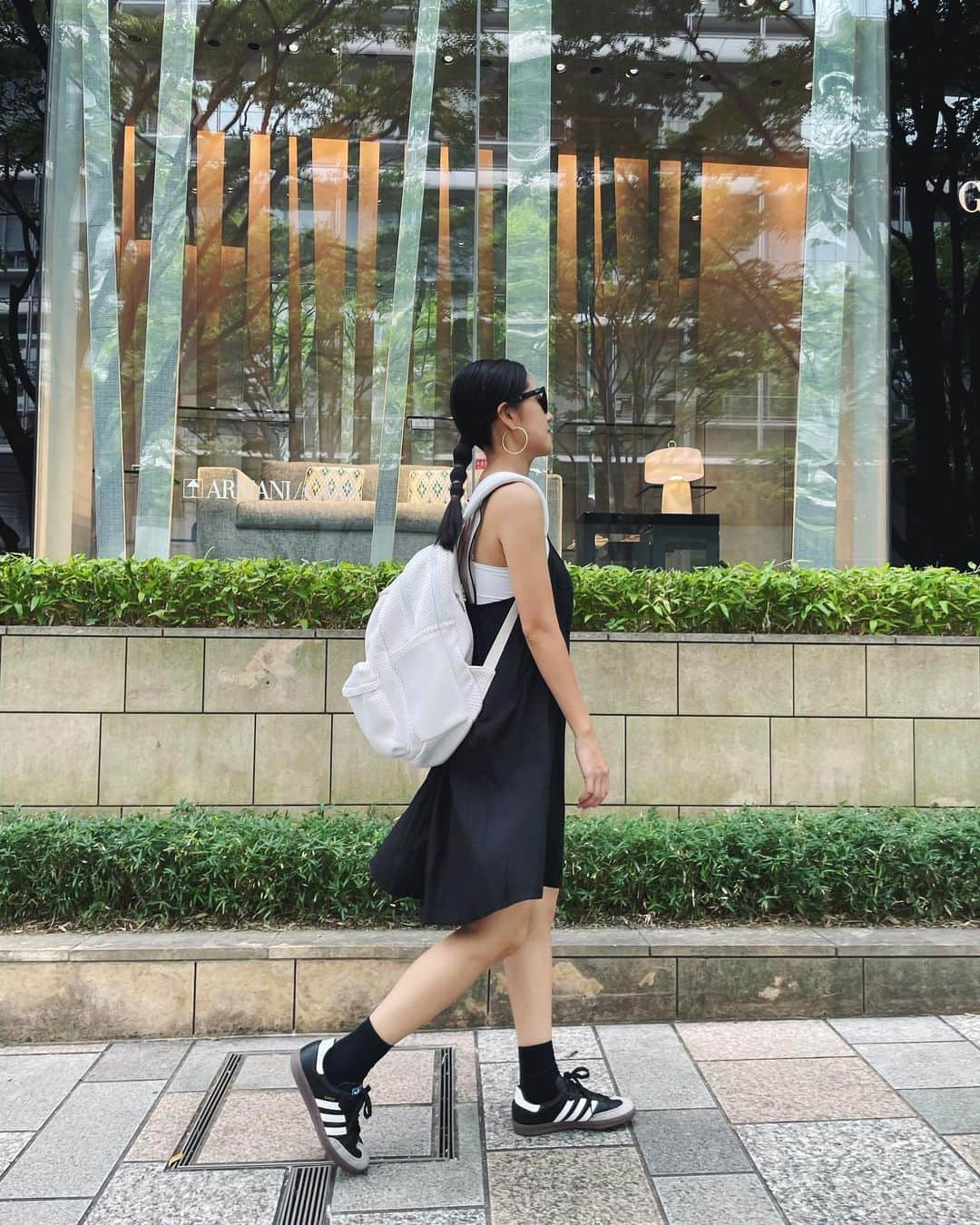 佐倉真衣さんのインスタグラム写真 - (佐倉真衣Instagram)「まだまだ暑い🥵  秋からも大活躍なBackPack🫶🏻 おかげさまで1周年です🤍  両色とも在庫が少なくなってきたので、よろしければお早めにどうぞ🙌 @jingles_minor   #jinglesminor #backpack #sacoshe #sdgs #リュック #バックパック #通勤バッグ #通学バッグ#マザーズバッグ #通勤リュック #通学リュック #マザーズリュック #ジングルスマイナー #再生ペットボトル #白リュック#白バックパック#洗えるリュック」9月12日 12時30分 - maitanaka20