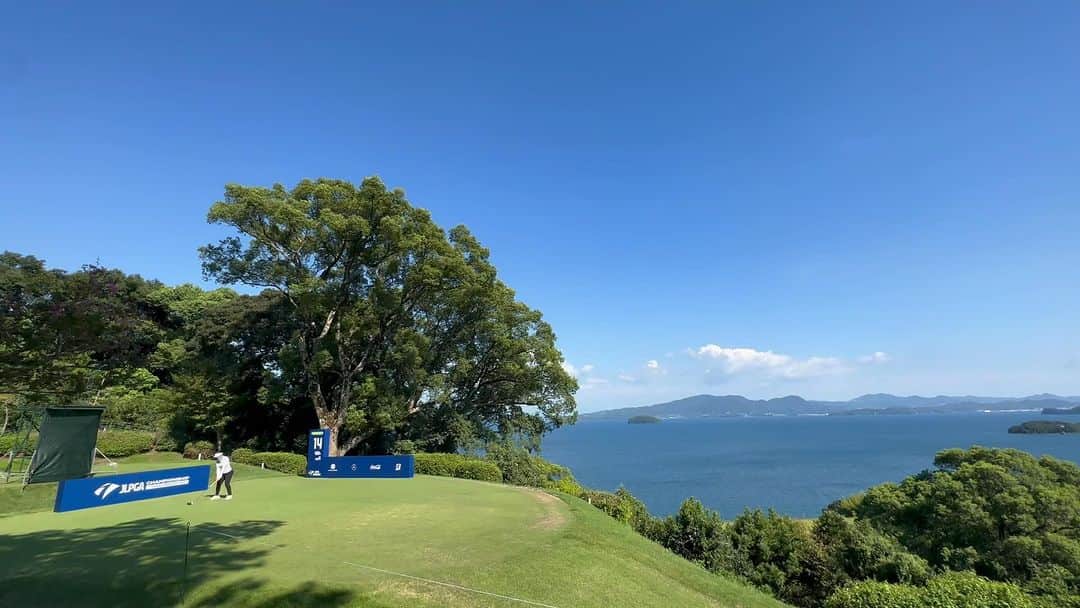倉田珠里亜のインスタグラム：「. 珍しいアングル📹🏌️‍♀️  #パサージュ琴海アイランドゴルフクラブ」