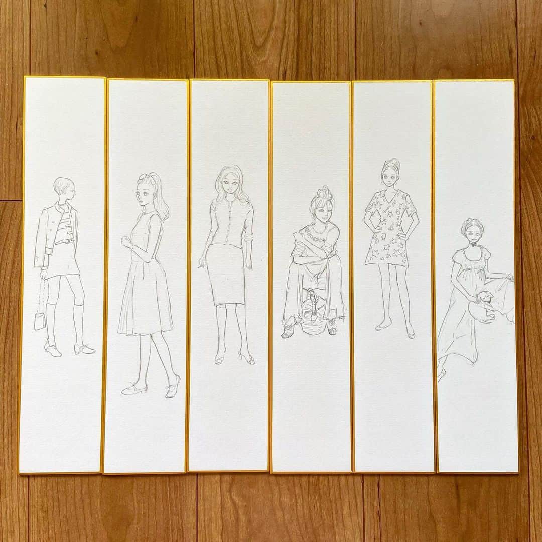 おおたうにのインスタグラム：「🎋ファッション短冊画①🎋  いただいたすこし幅広の短冊に、60〜70s ファッションの女の子たちを描いています。 これから色付け！ 可愛くなるかな🙄？？  ✨ーーーーーーー 「おおたうに　girl! girl! girl! 展」  2023年10月2日（月）〜8日（日）まで @galleryledeco   全部新作❣️描き下ろしだらけ❣️ 『チェリーコーク』に描いた私物フリマもあるよ！  ＆基本全日程終日在廊予定。 みんな会いに来てね😉  ✨ーーーーーーーーーーーー  #おおたうに展2023 #girlgirlgirl #fashionillustration #60sfashion #70sfashion #短冊画 #outauni #おおたうに」