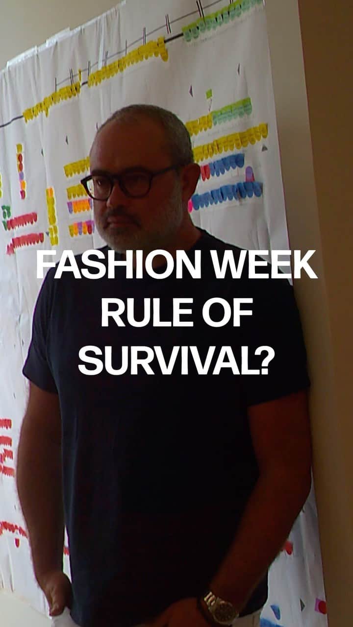 Harper's BAZAARのインスタグラム：「If you’re attuned to the fashion industry, then Lucien Pagès (@lucienpages) needs no introduction. You know that the publicist is the founder behind @lucienpagescommunication, the agency that’s spearheaded growth for brands like @coperni, @loewe, and @jacquemus. But if you ask him, he says he simply “makes things happen.”  Watch his New York minute with Natalie Tauger’s @lookoneworld.  — Natalie Tauger’s @lookoneworld is the street style coverage you need to see—and we’ve partnered with the stylist to seek out the best of #NYFW. Every day, Natalie captures a new face in New York, highlighting that individual’s unique personal style but also interviewing them about who they are, what they do, and why they love fashion. The result? A showcase of self-expression, great taste, and lots of personality.  Tap the link in bio for more.」