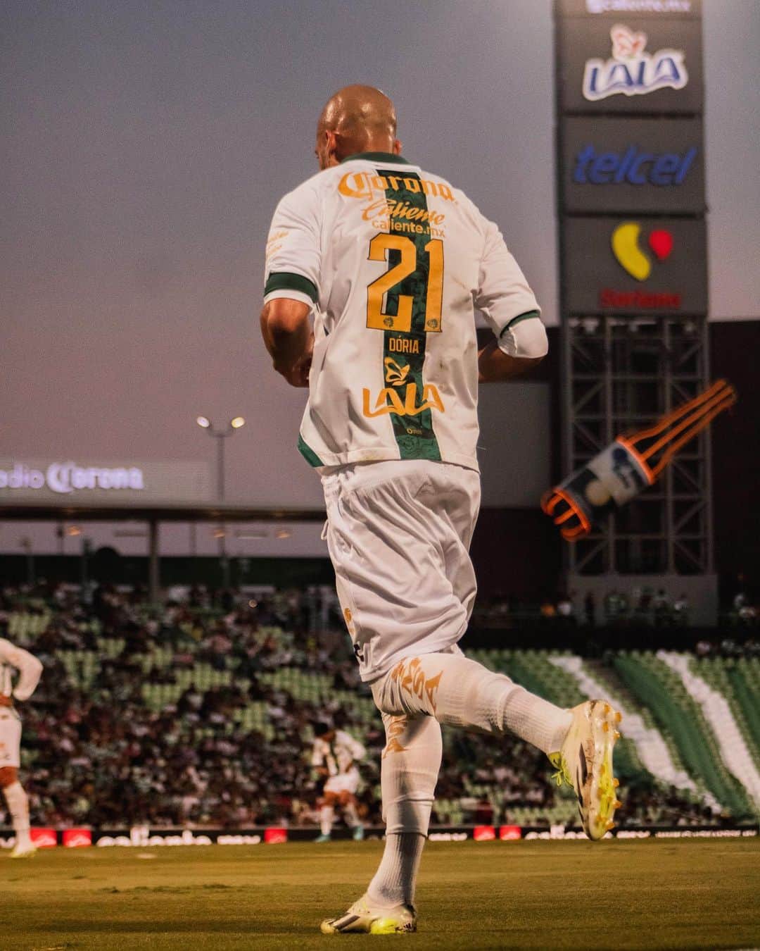 マテウス・ドリア・マセドのインスタグラム：「⚽️D21 😇 @clubsantos @tsmoficial」
