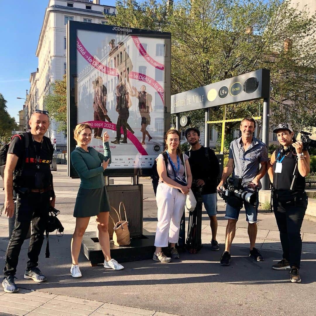 ナタリー・ペシャラさんのインスタグラム写真 - (ナタリー・ペシャラInstagram)「La Biennale de la Danse 2023 a commencé hier ! On y était… 🤩  Dans les coulisses de la @biennaledeladanse,  documentaire produit par @labelletele pour @france3 🎥  À suivre… 💃🏻   👗@lululemon」9月12日 4時10分 - nathaliepechalat