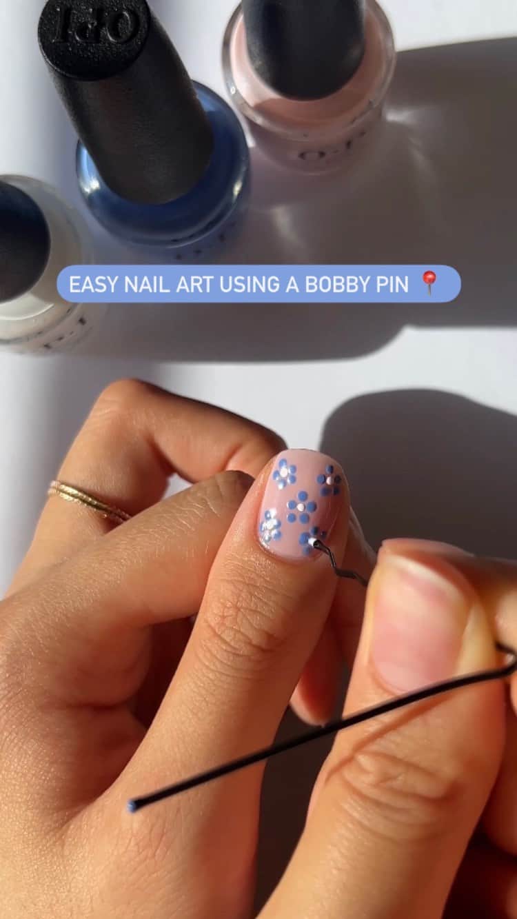 OPIのインスタグラム：「These bobby pin blooms are so cute and DIY friendly. 🦋🌼 @concon_wi uses Charge It To Their Room, Funny Bunny, and Baby Take A Vow for this fall floral design.   #OPI #DIYNails #NailArt #NailArtHack」