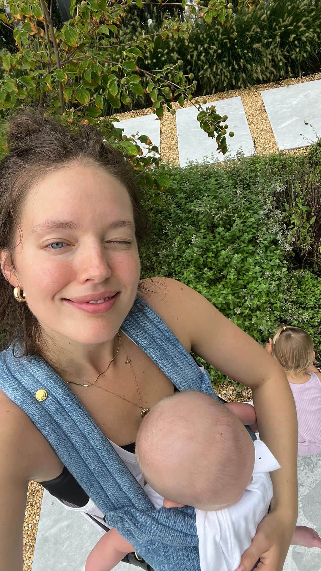 エミリー・DiDonatoのインスタグラム：「Surviving postpartum twice is the equivalent of deadlifting 800 pounds」