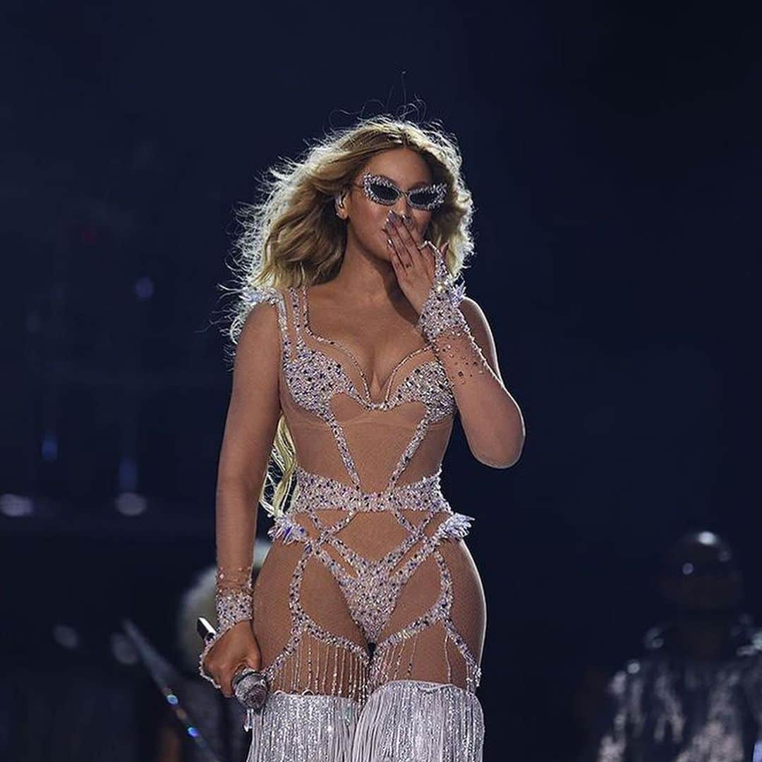 Agent Provocateurさんのインスタグラム写真 - (Agent ProvocateurInstagram)「Beyoncé's one-of-a-kind kind custom made 'birthday suit' consisting of 20,000 sparkling @swarovski crystals, carefully sewn onto a nude illusion Mercy body stocking.   Channelling equal parts Studio 54 style disco euphoria and otherworldly cyborg seductress!!  #AgentProvocateur」9月12日 6時23分 - agentprovocateur