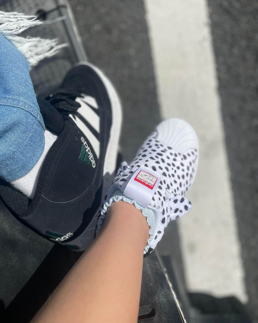 MUROさんのインスタグラム写真 - (MUROInstagram)「おはようございます〜🌤  #今日のadidas  #送迎ドライバー #adimaticmid  #チャンノノ #101匹わんちゃん」9月12日 7時04分 - dj_muro