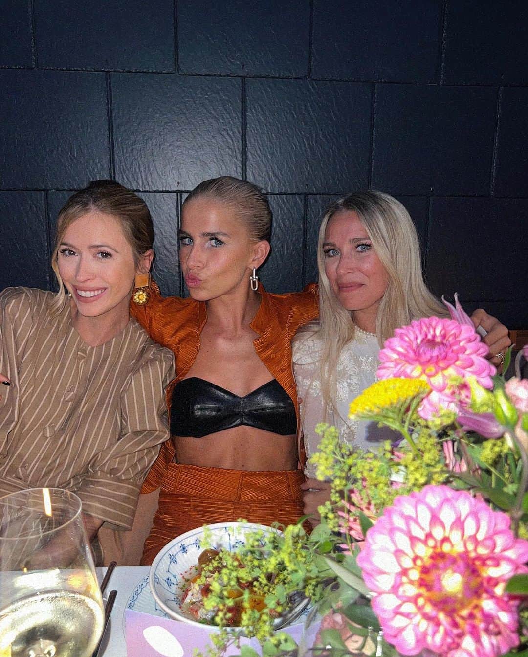 キャロライン・ダウルのインスタグラム：「about last week #daurdump」