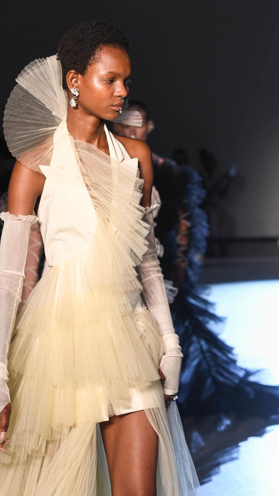 アディアムのインスタグラム：「#ADEAM Spring Summer 2024 Highlights. Special Thank You to @TilerPeck and @NYCBallet.  Watch the full runway video at ADEAM.com.」