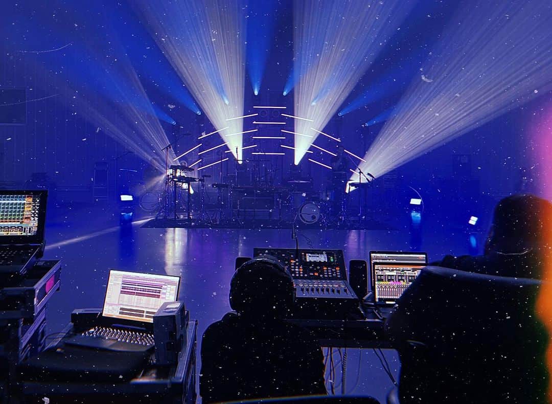 アウル・シティーのインスタグラム：「Wyd tomorrow?   #tothemoontour #tothemoon  #owlcity」
