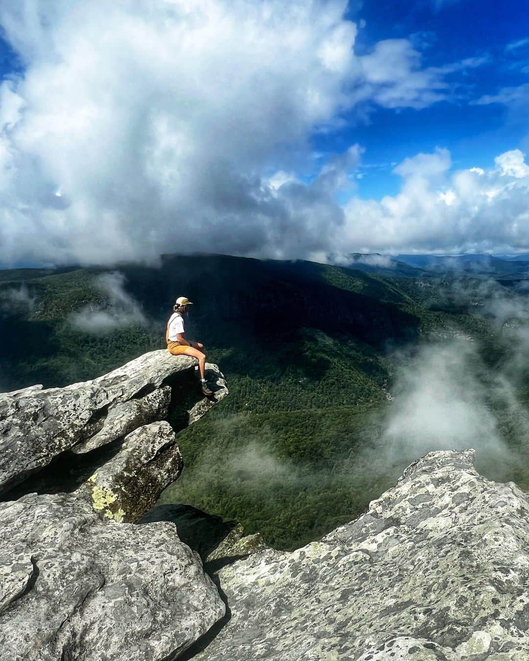 ペイジュ・レイリーのインスタグラム：「North Carolina adventures   #hiking #smokymountains #explore」