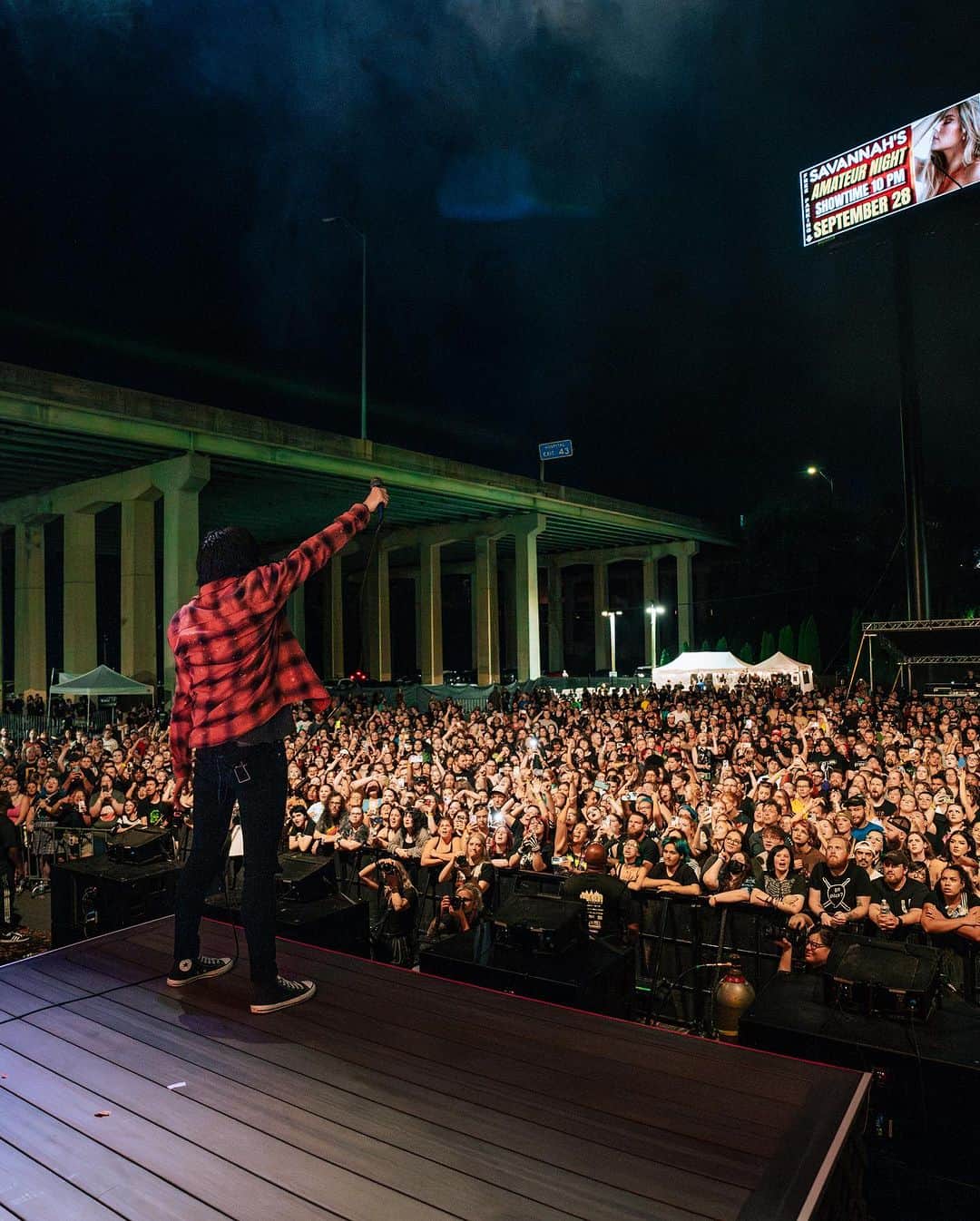 スリーピング・ウィズ・サイレンスのインスタグラム：「Chicago, our final headline show of the year is Sept 17 at Concord Music Hall for Riot Fest Late Night. Get tickets and VIP now!  Buffalo, you’re next!」