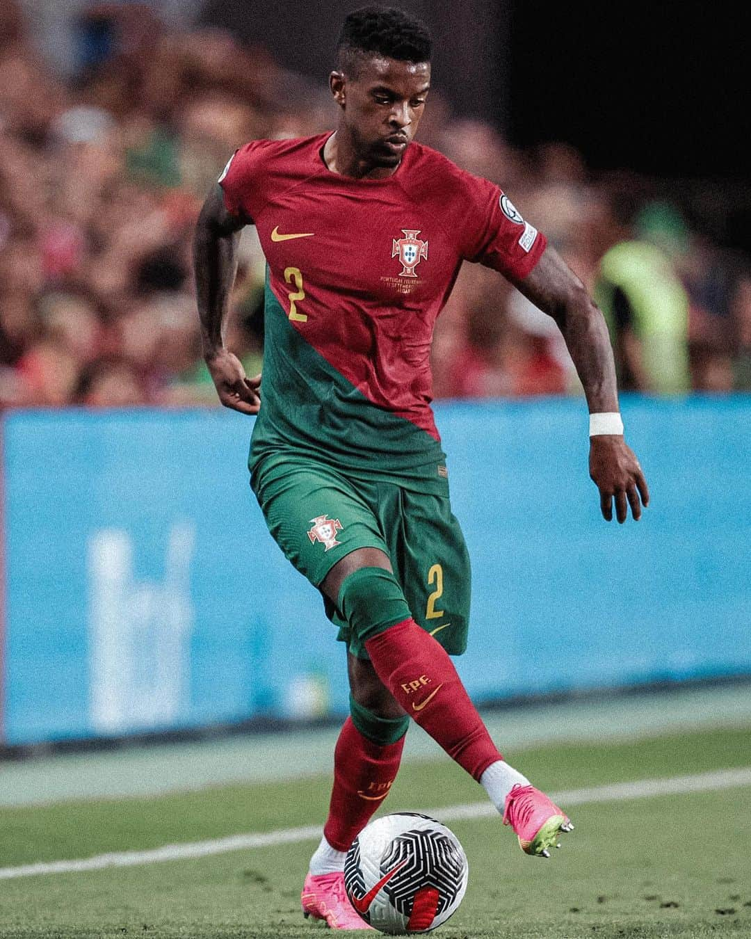 ネルソン・セメドさんのインスタグラム写真 - (ネルソン・セメドInstagram)「Grande vitória 🇵🇹🇵🇹」9月12日 7時38分 - nelsonsemedo50