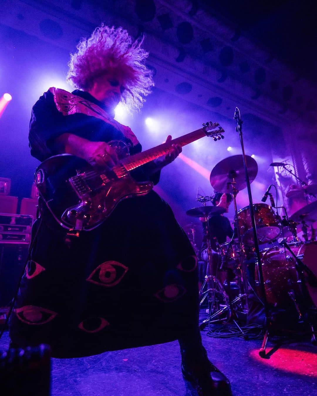 BORISさんのインスタグラム写真 - (BORISInstagram)「Eeeelectric evening ⚡️with Boris + Melvins! Shout out to Mr. Phylzzz for kicking things off in a serious way. Thank you to everyone who joined us for this very heavy sold out show! 🤘  Photo credit 📸: 1 - 4: @jaycee715  5 - 7: @jpegjoshphotos  8 - 10: @mattbrady_photo92」9月12日 7時55分 - borisdronevil