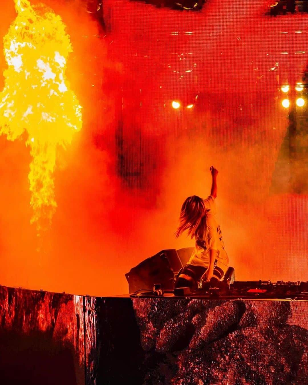 アリソン・ワンダーランドさんのインスタグラム写真 - (アリソン・ワンダーランドInstagram)「mother sold out her SIXTH Red Rocks show. Can’t wait to see all my children next month」9月12日 8時04分 - alisonwonderland