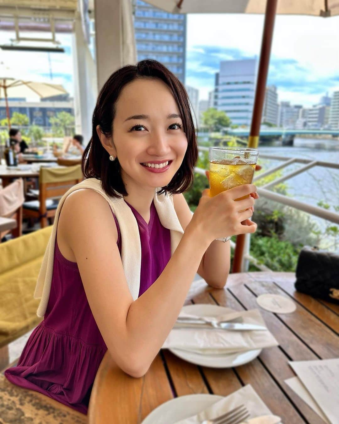 松原江里佳のインスタグラム：「⛱️ご案内⛱️ 日本テレビ「news every.」 本日18時台の特集コーナーに出演予定です （放送内容変更の場合もあります） ぜひお付き合いください⛵️ ♡ ずっと行きたいと思っていた T.Y.HARBORへランチ&ドライブ🚗 その時の一枚です📸 少し涼しくなったので テラス席も気持ち良い🥰 ♡ ♡ #news #newsevery #リポーター  #日本テレビ  #スターダスト #でこ  #フリーアナウンサー  #아나운서  #ドライブ #tyharbor #cafe #lunch  #テラス」