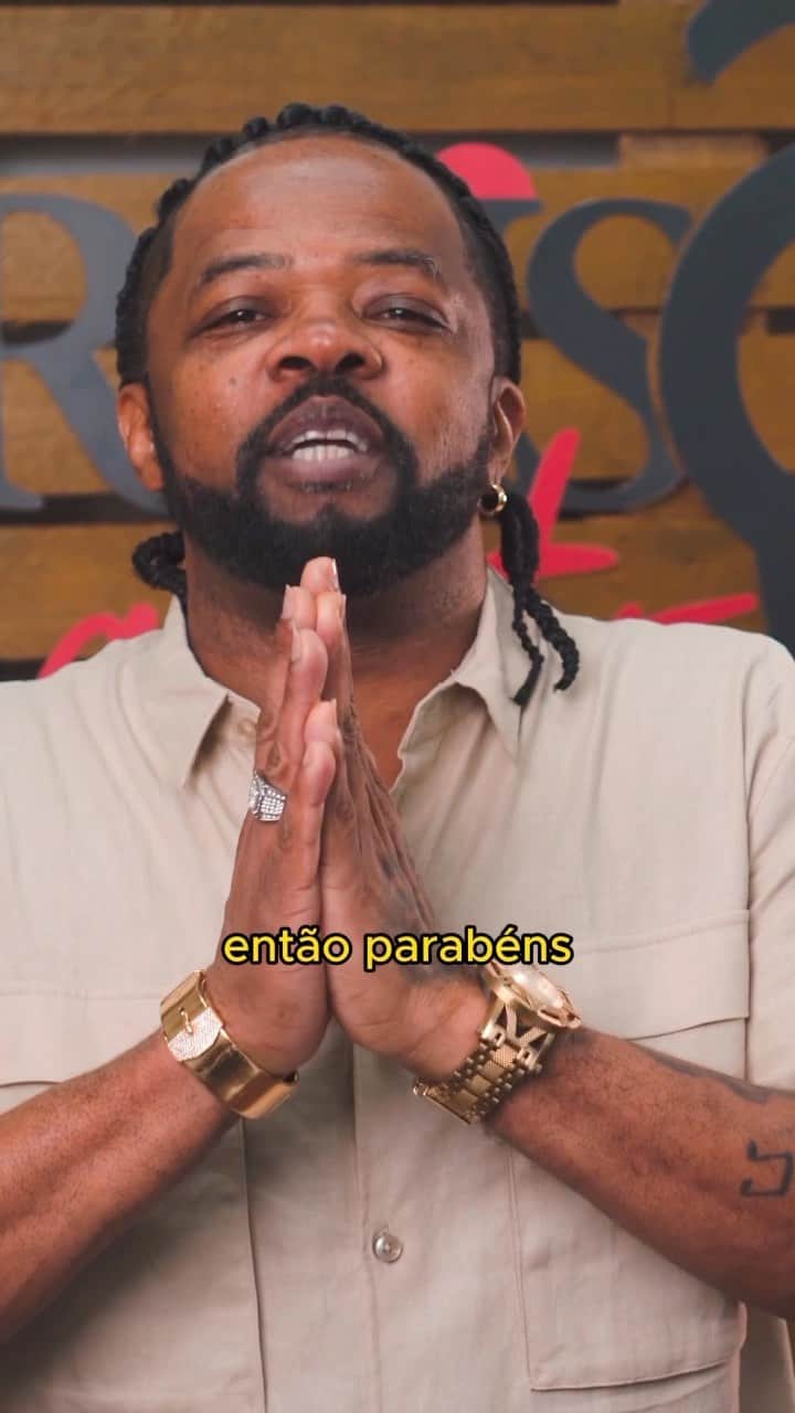 Sorriso Marotoのインスタグラム：「Xande na áreaaaa.   Você faz parte dessa história, de ídolo você se tornou um grande amigo e ter você com a gente nessa data nos emociona profundamente.♥️  Dia 14 de setembro (quinta agora) a galera vai ouvir o que aprontamos nesse encontro que chamamos de: Sorriso Eu Gosto No Pagode - Parte 1, vambora. ✌🏽」