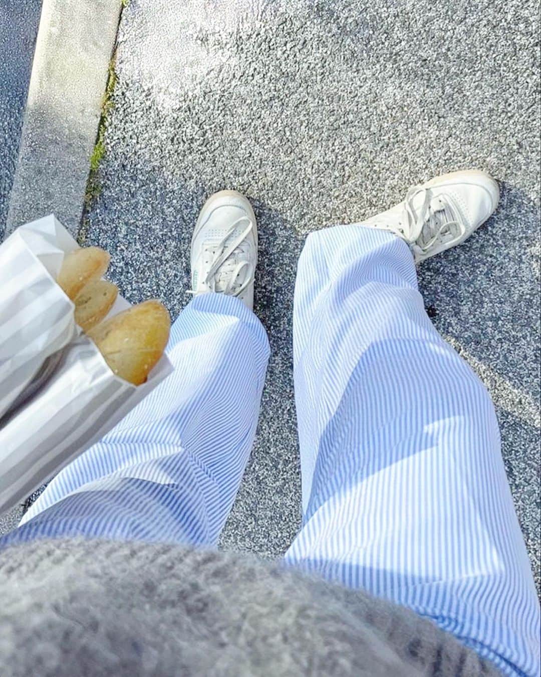 津久江麻由のインスタグラム：「秋物がたくさん出てもうニット着たい💭⛄️  Have a wonderful Tuesday🩰  The image is an image.  ⁡ ┈┈┈┈┈┈┈┈┈┈┈┈┈┈┈┈┈┈┈ ⁡ 📍@mayu_tsukue ⿴ 𝟷𝟼𝟼𝚌𝚖 𝟽𝟻𝚔𝚐 ⇢ 𝟺𝟾𝚔𝚐 ❪ − 𝟸𝟽 𝚔𝚐 の減量達成！ ❫ 𓊱只今𝟻𝟸𝚔𝚐です。ダイエット中！ ⿴双子ママ 👶🏻ིྀ👶🏻ིྀ ⿴ニキビ大量にありました! (ニキビ再発→完治→ニキビ跡❤️‍🩹) ↳ 美容医療・スキンケア・ダイエットについてストーリーで発信しています🖇️📢💬 ⁡ ┈┈┈┈┈┈┈┈┈┈┈┈┈┈┈┈┈┈┈┈」