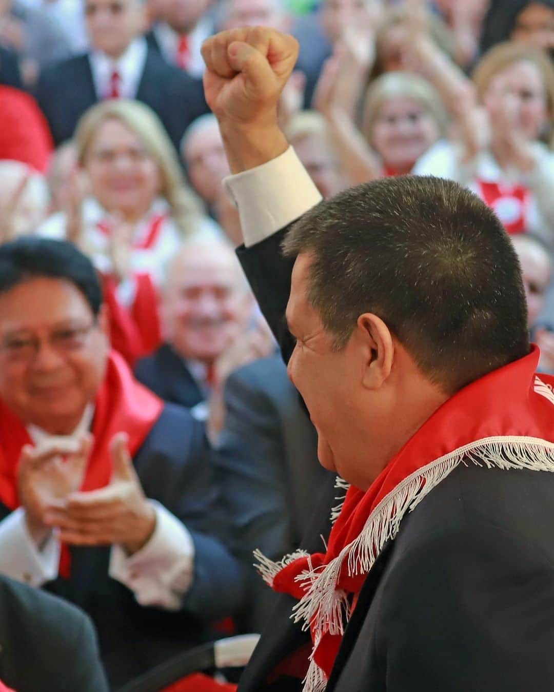 オラシオ・カルテスのインスタグラム：「Mi querido partido colorado, un partido al servicio de todos los paraguayos. ¡Feliz aniversario!」