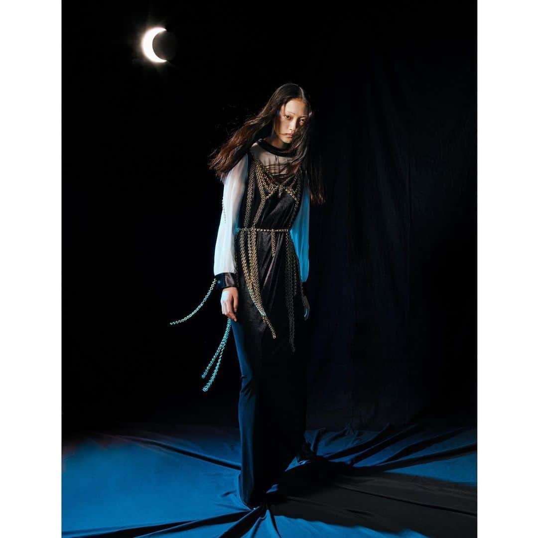 畔柳康佑のインスタグラム：「For Schön Magazine @schonmagazine   Casting by me. @volo_tokyo   Model @mona_kawasaki25  Photography @mush0116 Styling @taku_low_s Hair @minoriiiikato Make up @kana.ohr Casting @k_kuroyanagi」