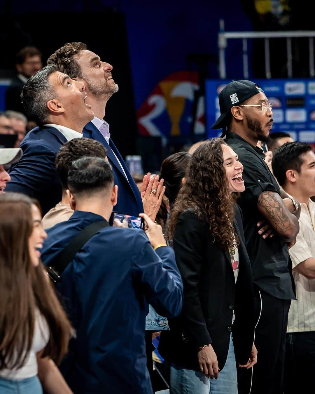 カーメロ・アンソニーさんのインスタグラム写真 - (カーメロ・アンソニーInstagram)「Manila, thank you for your hospitality and making us feel at home. It’s an honor to be a @FIBA Ambassador alongside @paugasol, @luisscola, & @sbird10. Basketball is one of the greatest global sports in the world, and this past week proved it! #WINForAll #FIBAWC」9月12日 9時39分 - carmeloanthony