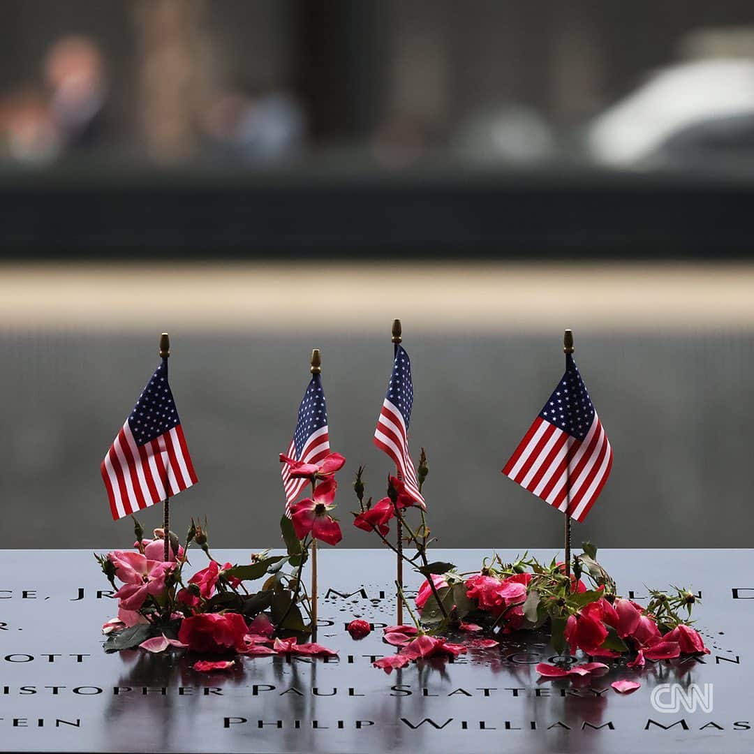 CNNさんのインスタグラム写真 - (CNNInstagram)「Friends, family and politicians gathered in lower Manhattan on the 22nd anniversary of 9/11 to honor those who died in the terrorist attacks.  Four planes hijacked by terrorists crashed into the World Trade Center, the Pentagon and a field in Pennsylvania — killing nearly 3,000 people in a matter of hours.   A total of 2,753 people were reported missing in lower Manhattan after the attacks on the World Trade Center. To this day, 40% of the victims, or about 1,100 people thought to have died in the disaster, remain unidentified. New York City officials last week identified two new victims through DNA testing, and the work is ongoing to identify others as their loved ones continue to grieve.  📸: Michael M. Santiago/Getty Images; Selcuk Acar/Anadolu Agency/Getty Images; Bryan R. Smith/AFP/Getty Images」9月12日 9時53分 - cnn