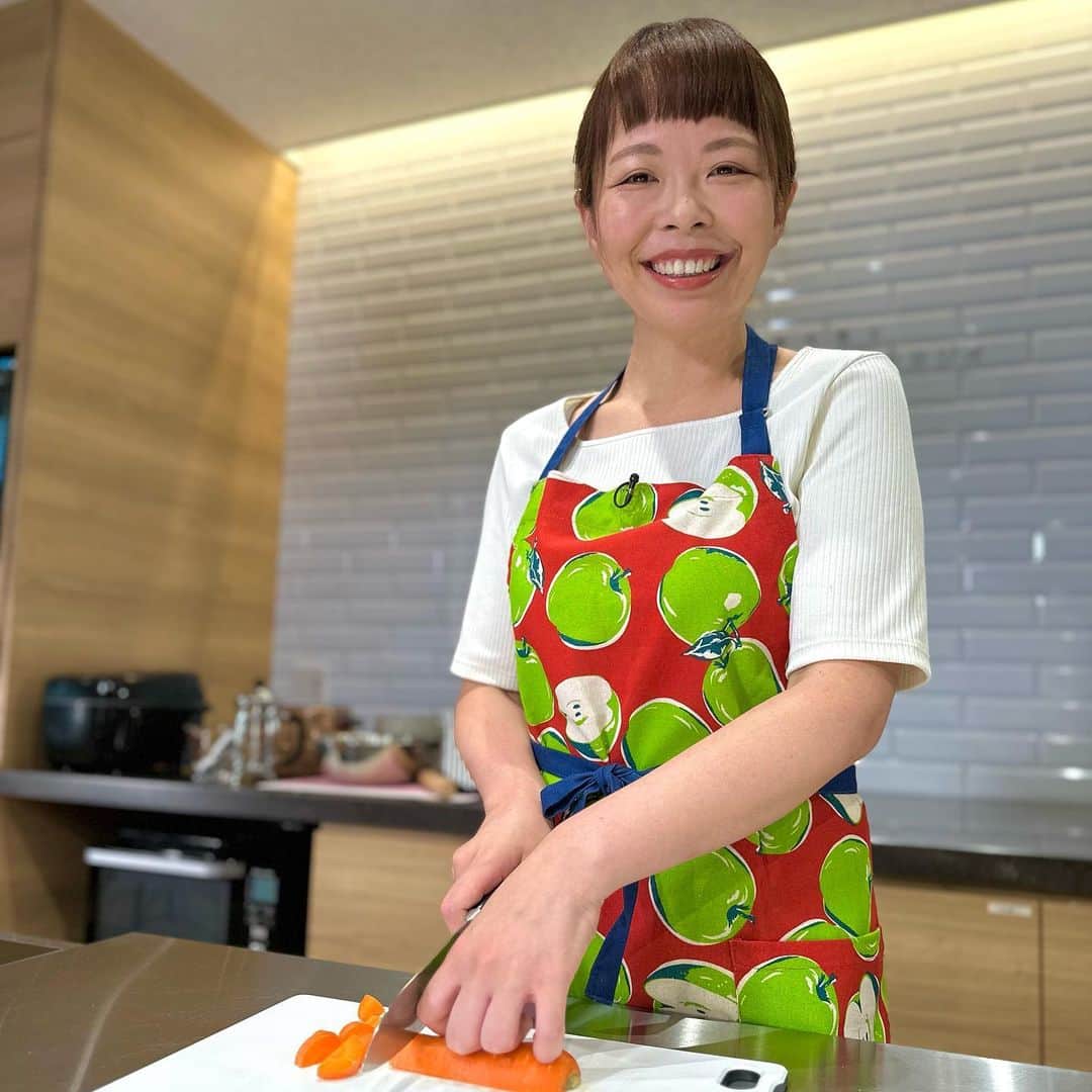 高坂友衣のインスタグラム：「. 《青森県内限定》 昨日から放送中、 味の素のCMに出演しています✨  青森県内のテレビ・ラジオで 見られる＆聞けると思います😊  EatWell,LiveWell.味の素♡  #我が家のマヨネーズは味の素一択 #味の素マヨネーズライトタイプ」