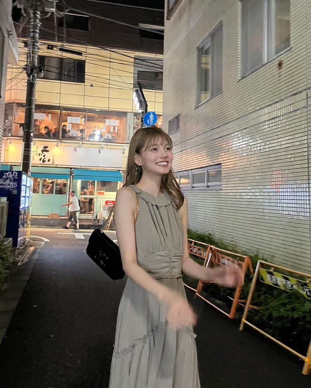 愛花さんのインスタグラム写真 - (愛花Instagram)「最近夜が過ごしやすくて嬉しい🌼 暑いのいやだーとか言いながらいざ夏が終わるってわかると少し寂しい気持ち、、、」9月12日 10時29分 - hi_erica_official