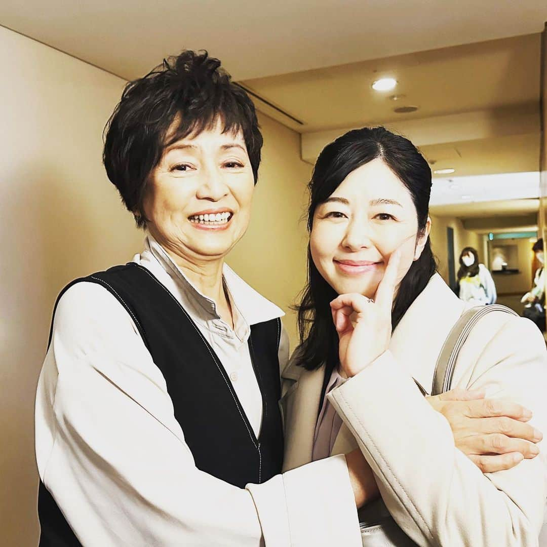 堀内敬子さんのインスタグラム写真 - (堀内敬子Instagram)「シッコウ　最終回！！ 夜９時から  本日、ドラマ　シッコウ最終回！  弁護士役です！  子供の引き渡しという難しい問題😢  久しぶりに、沙莉ちゃんにも会えて嬉しかったし✨  さっつん、かとうかず子さんにもお会い出来て、嬉しかったです❤️  #シッコウ #テレビ朝日 #佐津川愛美 #かとうかず子 #中島健人くんや大吉さんにも #お世話になった方々と会うと嬉しい」9月12日 10時52分 - horiuchi_keiko