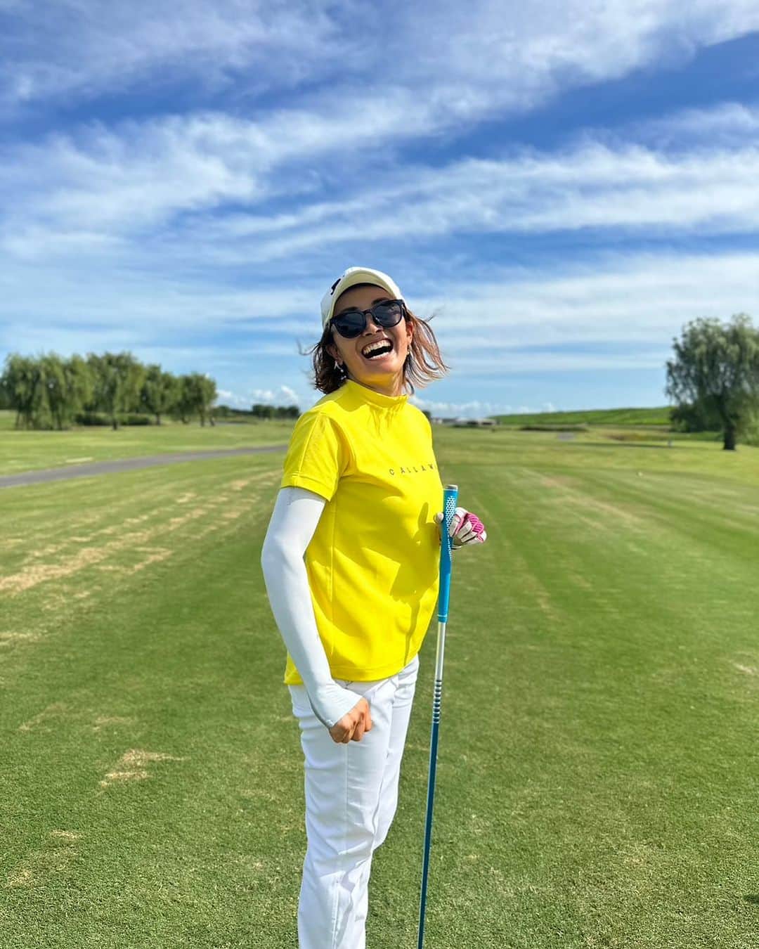 清澤恵美子のインスタグラム：「あぁゴルフ行きたい🏌️‍♀️🏌️‍♂️ 最近行けてない〜 前に未里さんが撮ってくれた写真🎉 この顔なんか自分らしい感じする😄」