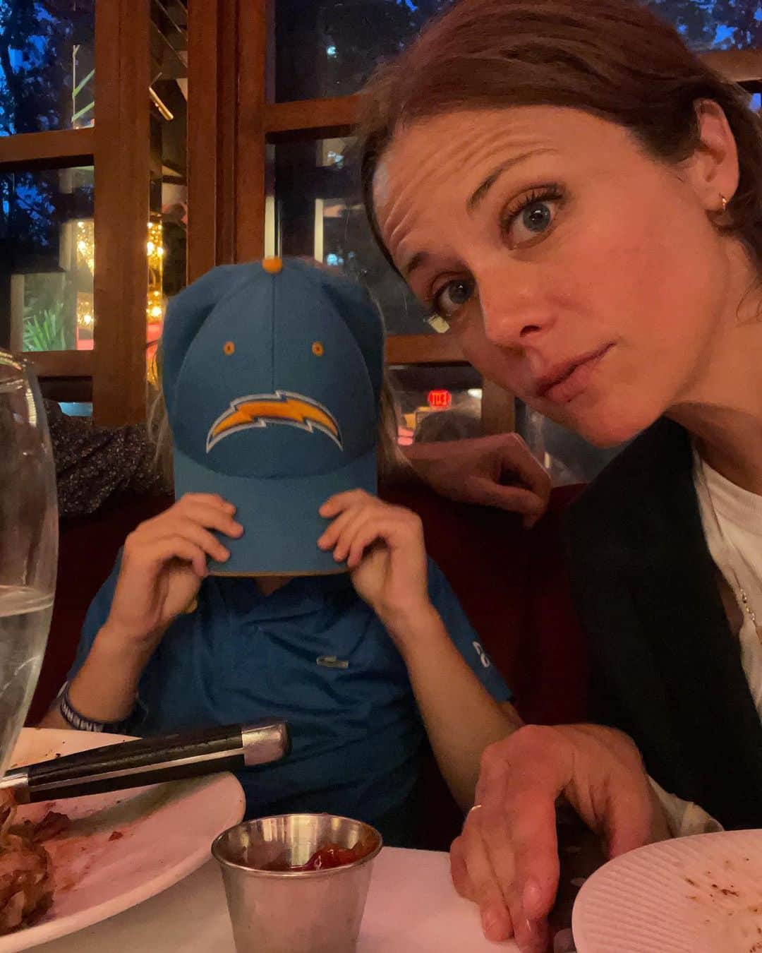 クレア・コフィーのインスタグラム：「We love @jeffrubyslouisville !! And one of us inexplicably loves the @chargers but that’s a story for another day. #steakation #MNF @christhile」