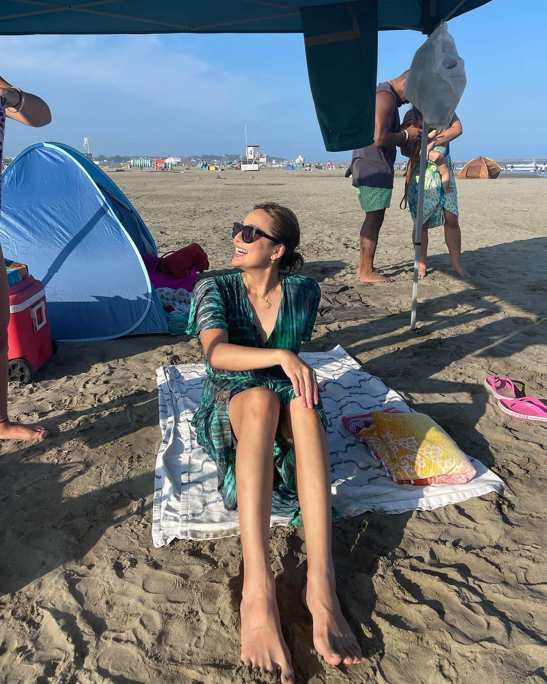 のインスタグラム：「Summer memories 🌈❤️🌊 #夏の思い出#家族#生後9ヶ月」
