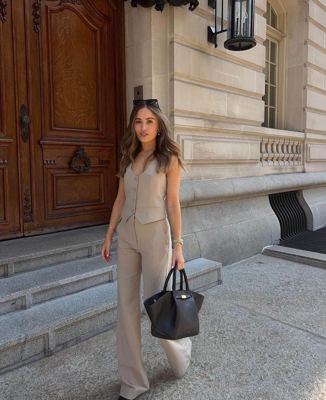 KOOKAI のインスタグラム：「Style Muse @kateehutchins spotted at the US Open in the Bergen Vest & Wide-leg Pants •• Available online and in boutiques #kookai」