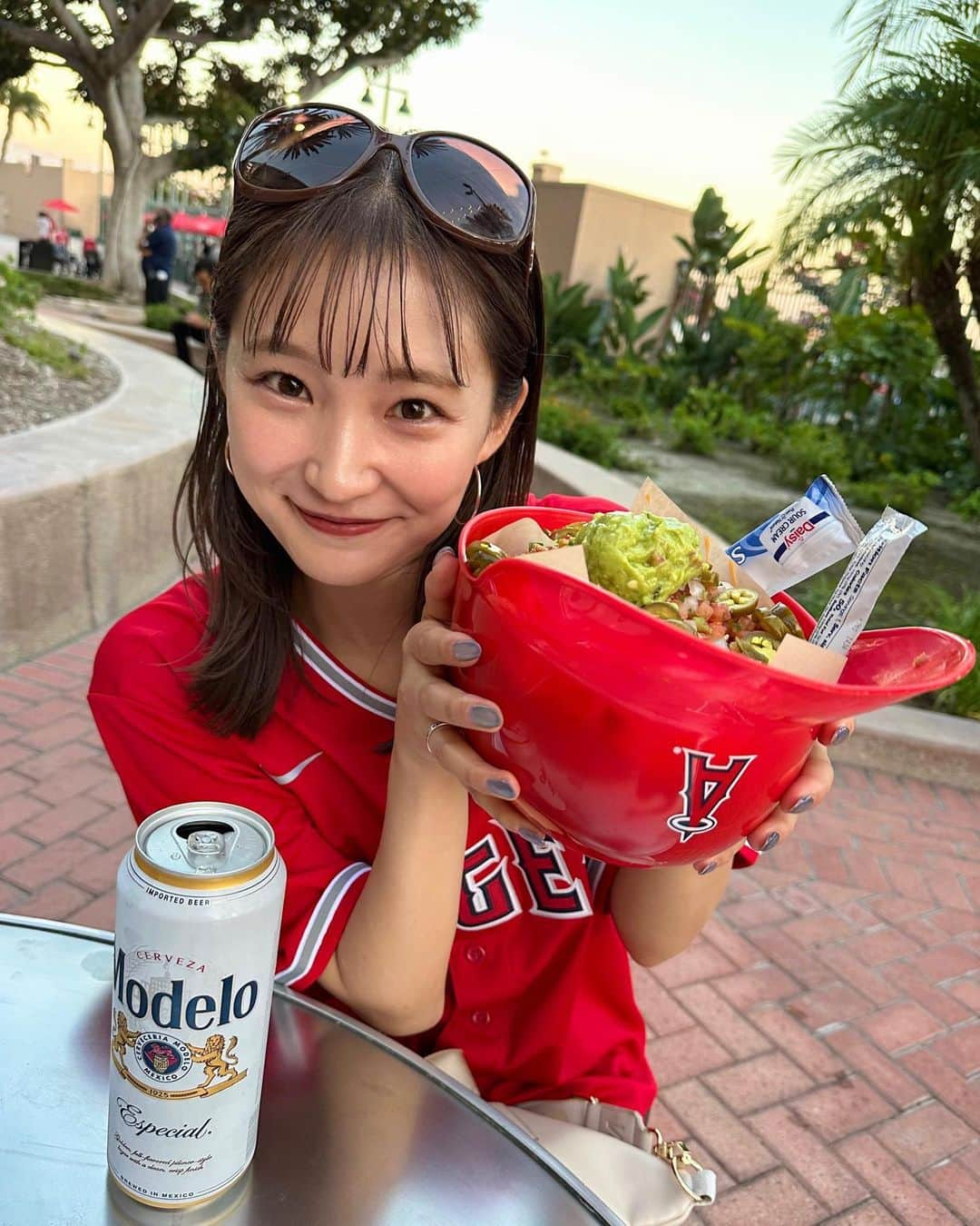 加藤早和子さんのインスタグラム写真 - (加藤早和子Instagram)「.  1週間ほど 夏休みをいただいておりました🌞  社会人はじめての夏休みは 念願のLAに✈️🇺🇸  メジャーリーグの空気を肌で感じられて とても楽しかったです🫶🏻  今度は他のメジャーの試合も見てみたい…！  . . #夏休み #ありがとうございました #ロサンゼルス  #ロサンゼルス旅行 #野球観戦 #エンゼルスタジアム  #エンジェルス #岩手 #スポーツキャスター #アナウンサー #新人アナウンサー #losangeles #angels #baseball #trip #summer #summervacation」9月12日 22時29分 - kato_sawako