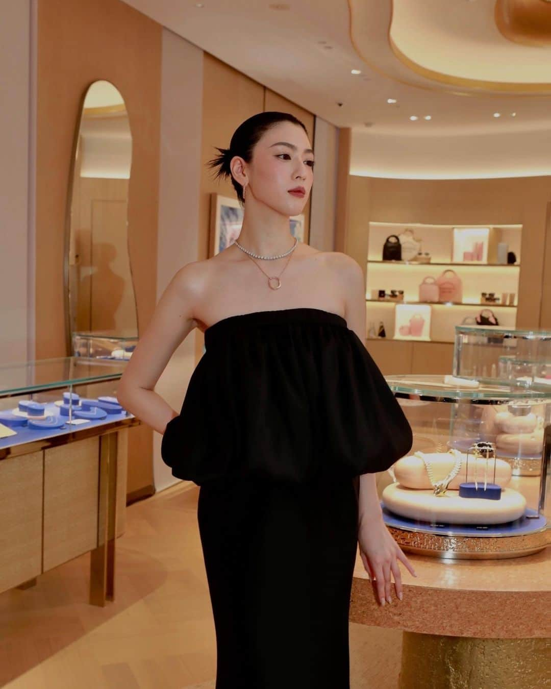 三吉彩花さんのインスタグラム写真 - (三吉彩花Instagram)「-Tiffany&Co.-  Tiffany Omotesando💎 オープニングイベントに参加しました！  ファンの皆様とも 久しぶりにお会いできて とても嬉しい時間でした^^  @tiffanyandco  #Tiffanyandco #TiffanyOmotesando #TiffanyPartner」9月12日 22時22分 - miyoshi.aa