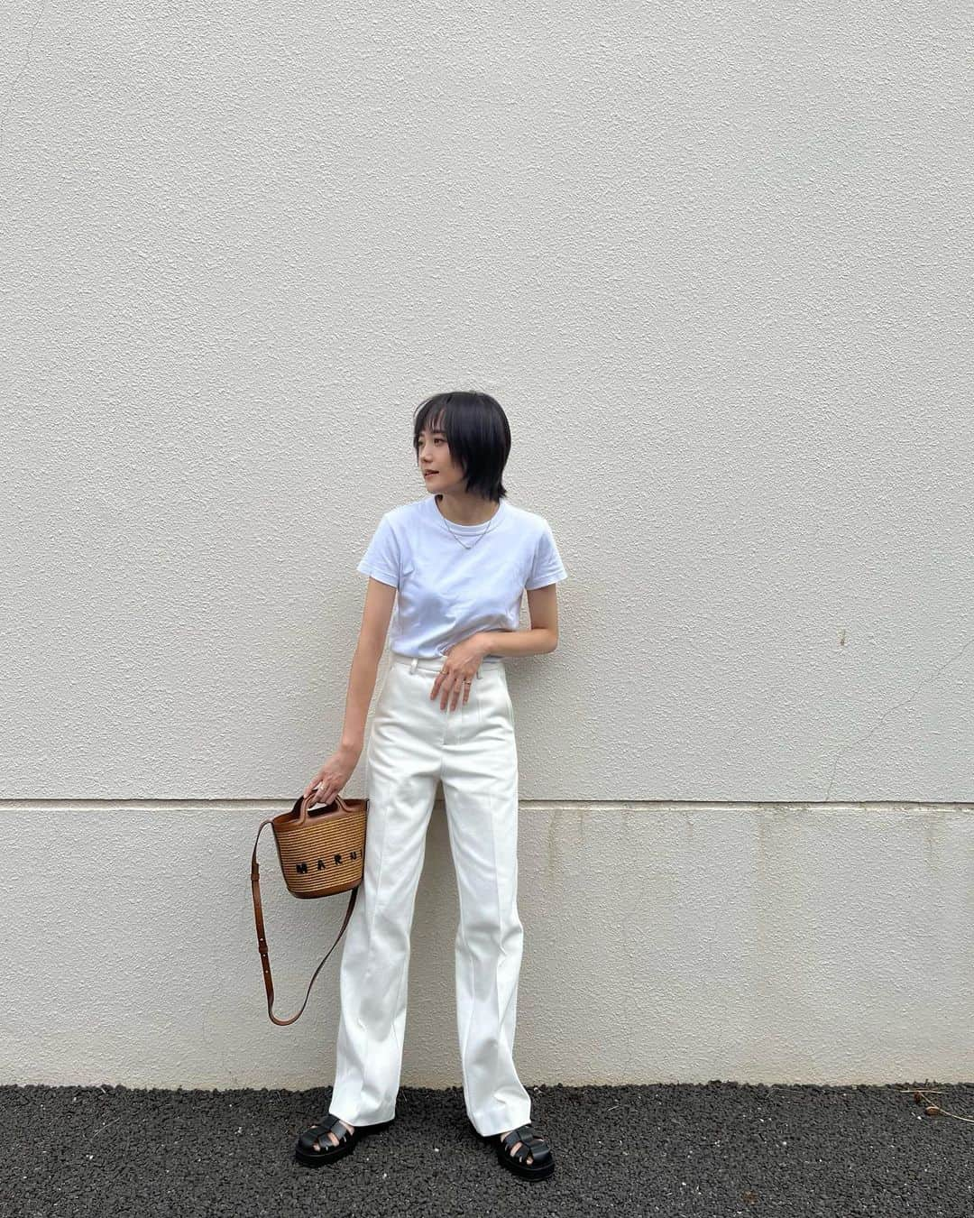 松井愛莉さんのインスタグラム写真 - (松井愛莉Instagram)「まだまだ暑いね〜☀️  pants @amiparis  shoes @amiparis  bag @marni」9月12日 20時55分 - airi1226_official