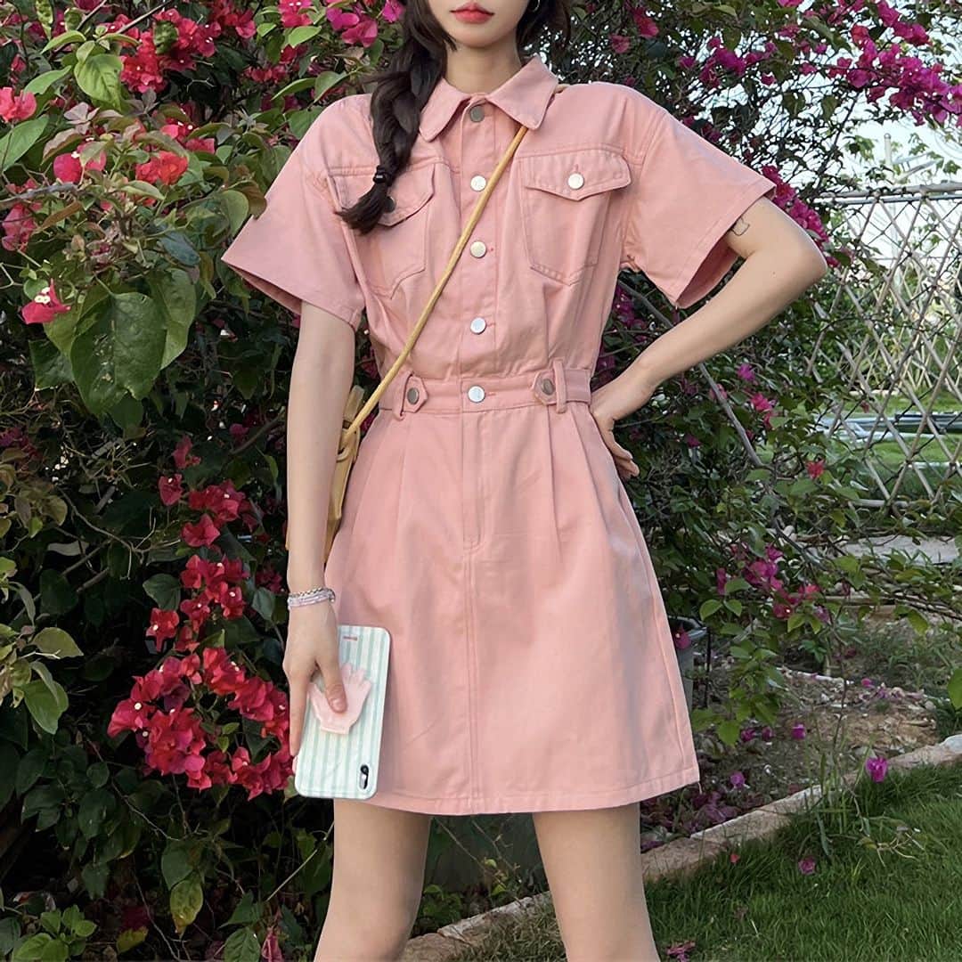 17kg(イチナナキログラム) のインスタグラム：「👈韓国ファッションのトレンドアイテムは17kgで購入🖤  チェックしてみてね🇰🇷  【ウエスト切り替えポロワンピース N7461S】  #韓国ファッション #韓国コーデ #17kg #イチナナキログラム #プチプラコーデ #プチプラファッション」
