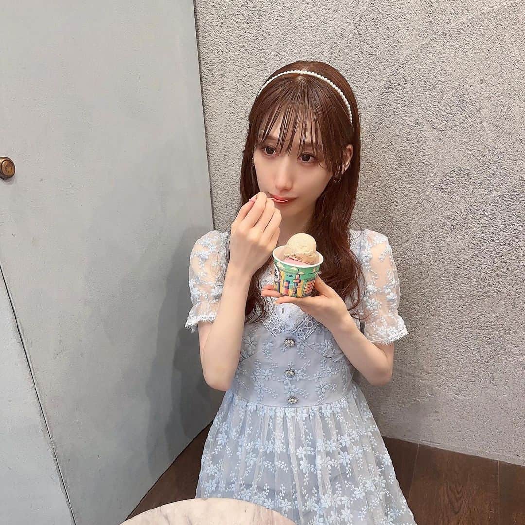 渡辺美優紀のインスタグラム：「さおちゃん(@honeymilk_sao )とデート💓  先月夜ご飯食べた後、ジェラート食べたいってなって、美味しそうなお店見つけて行ってきました🍨  アールグレイとストロベリー2種類食べたけど、どっちもとっても美味しかった😳✨  さおちゃんとふらっと立ち寄った学芸大学のジェラート屋で食べたのをきっかけにジェラートにハマってるから、色んな美味しいジェラート屋さん見つけて行きたいなぁ(*ˊᵕˋ*)  #アイドル #フリーモデル #フリーランスモデル #フリーモデル東京 #広告モデル #ファッションモデル #サロモ #サロンモデル #被写体 #被写体モデル #撮影依頼募集中 #撮影依頼受付中 #角色扮演 #粉我 #我的最愛 #女仆 #偶像 #japanesegirl #japaneseidol  #idol #japanesemodel」