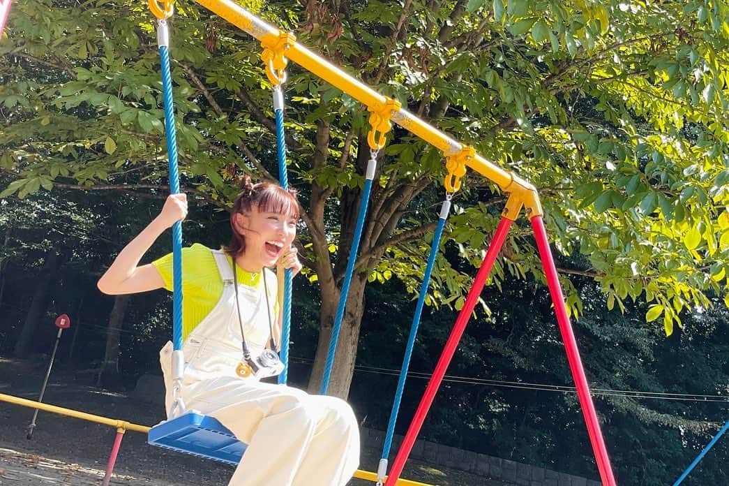 幹葉（スピラ・スピカ）のインスタグラム：「ひゃっほーい！ #ブランコ #公園」