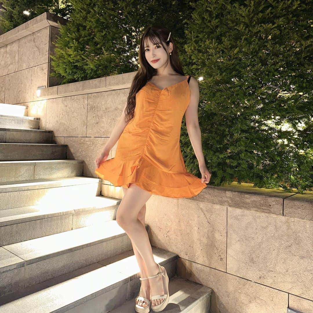のインスタグラム：「もお夏 終わっちゃうね！！！  秋はハロウィン🎃に バースデー🎂あるから 秋は秋でとっても楽しみ🍁✨ ・ #バーレスク東京　#burlesquetokyo #burlesque  #エンタメ活動を止めない #バーレスク東京のマシュマロ」