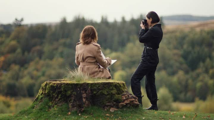 メアリー・マッカートニーのインスタグラム：「Happy to announce a new and very special collaboration x Mary @stellamccartney @marymccartney @the_macallan   #TheMacallan #InspiredbyNature #StellaMcCartney #MaryMcCartney  🎬 @marymccartney」