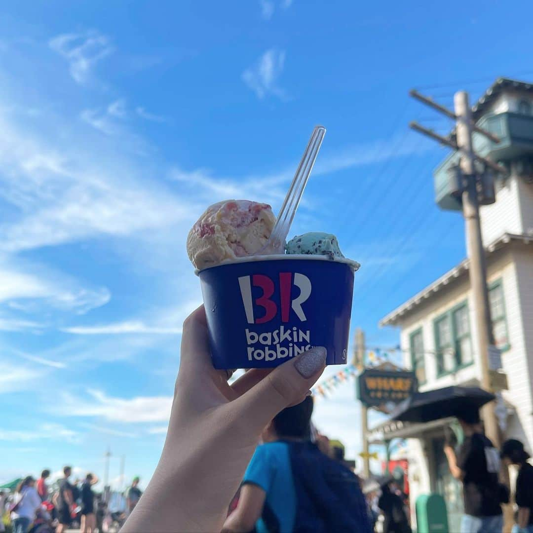 HIMARIのインスタグラム：「🍨 私の好きな31のフレーバー 3つ当てられる人いる？🤭 . . . #31 #バスキンロビンス #baskinrobbins #ユニバーサル#ユニバーサルスタジオ#universalstudios」