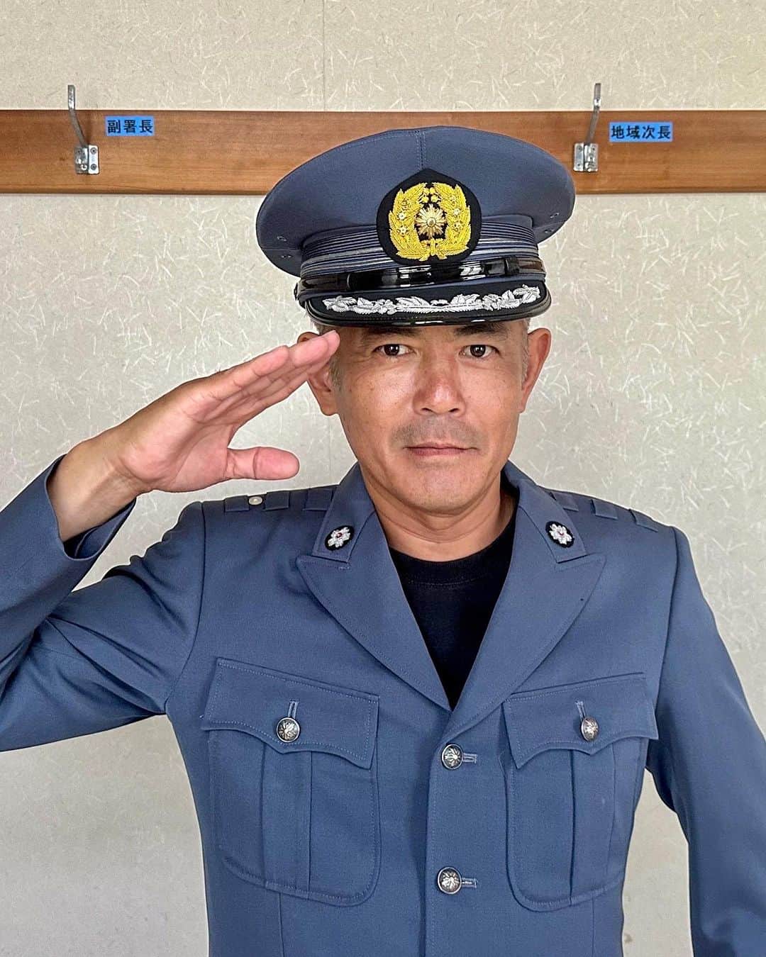 織戸学のインスタグラム：「9月21日  横浜市都筑区 一日警察署長を やらせて頂く事になりました。  交通安全週間  都筑区から 交通事故を少しでも減らそう、無くそう。  僕なんかで？ 不安は沢山ですが 今日、制服をお借りしたら気持ちもビシッとして来ました。  センター南　駅前広場にて 15時30分位より  幼稚園の鼓笛隊🎶が、 個人的に楽しみです。  お近くの方 お時間のある方は是非  僕のAE86や パトカーのナロー ポルシェ 白バイなども  お待ちしております。  #maxorido  @130ryokohama」