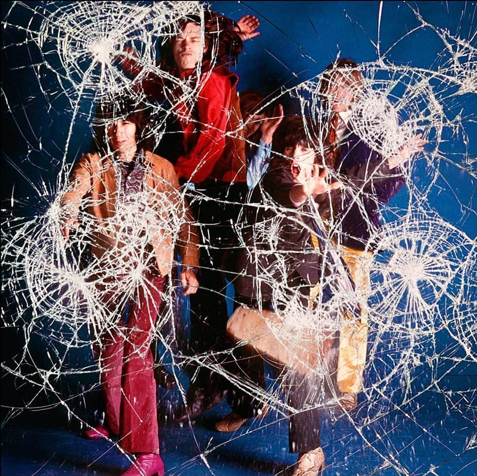 The Rolling Stonesのインスタグラム：「Long before Hackney Diamonds, the Stones were smashing out records such as the compilation album - Through the Past, Darkly - released on this day in 1969!   Photo: Ethan Russell  #therollingstones #rollingstones」