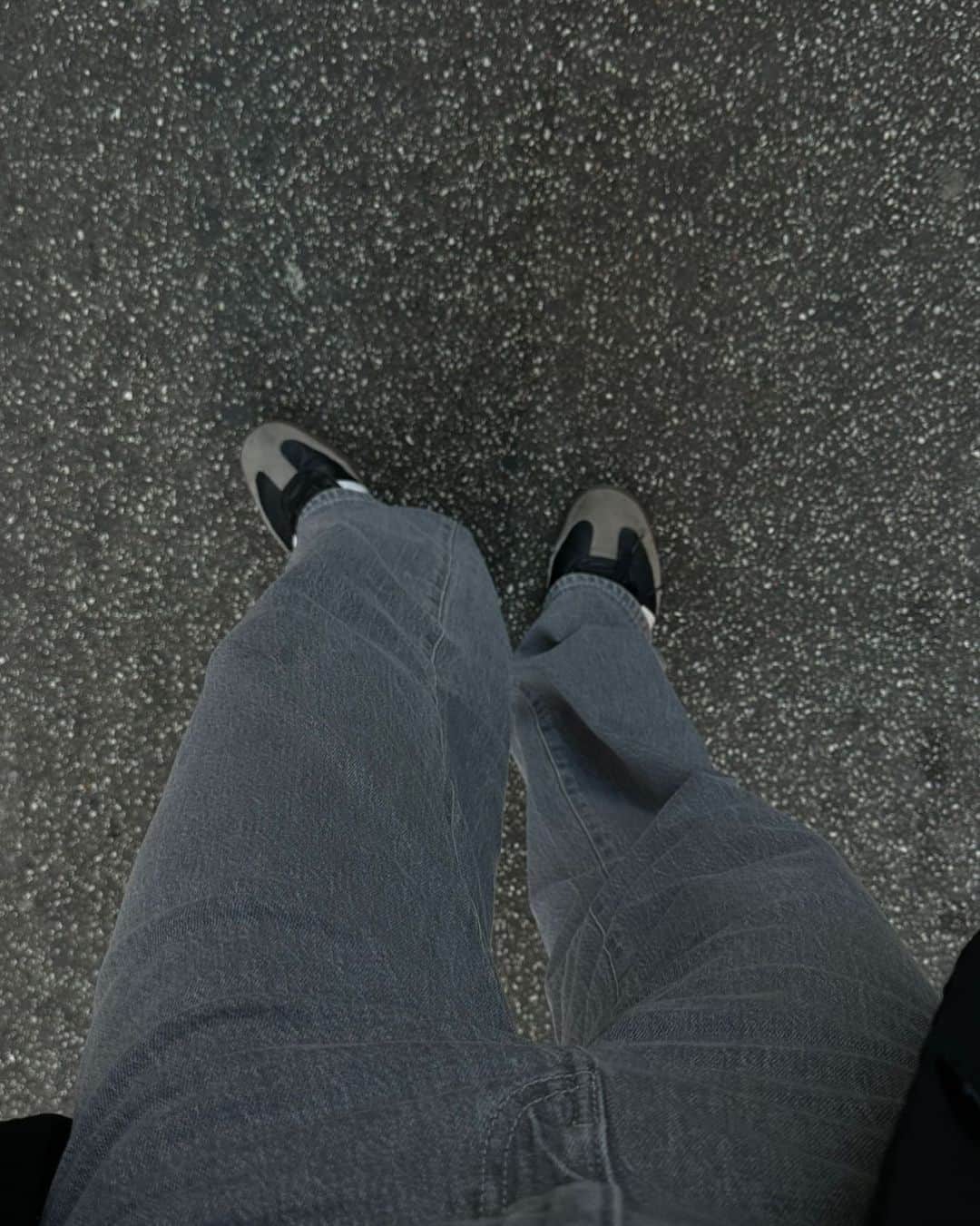 Mathilde Goehlerのインスタグラム：「These jeans 🤍」